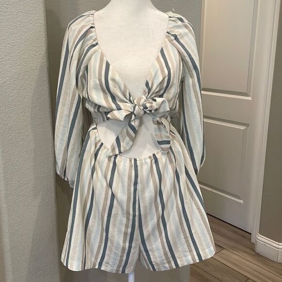 Forever 21 Striped Cut Out Romper - Picture 1 of 2